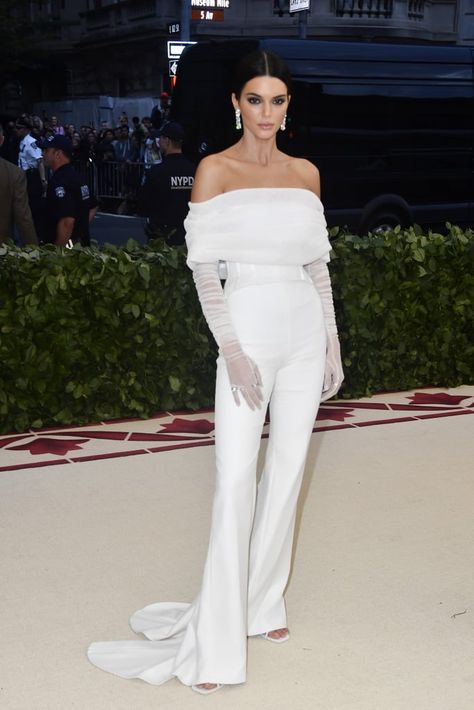 Kendall Jenner Met, Kylie Jenner Outfits Casual, Kendall Jenner Met Gala, Style Kendall Jenner, Met Gala Outfits, Met Gala Dresses, Gala Outfit, Kim K Style, Kendall Style