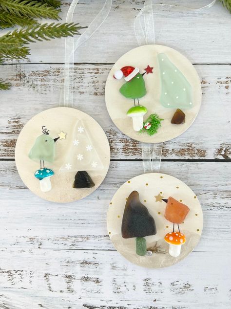 Sea Glass Christmas Ornaments, Pebble Art Family, Bird Ornaments, Sea Glass Crafts, Glass Birds, Glass Christmas Ornaments, Xmas Gifts, Pebble Art, Glass Crafts