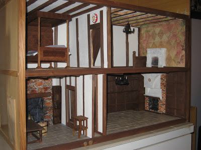 Small House Model, Sylvanian Families House, Victorian Doll House, Tudor Dollhouse, Mini Castle, Dollhouse Renovation, Tudor Houses, Dollhouse Interior, Kitty House