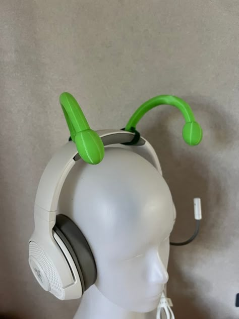 Cool Headphones Aesthetic, Weird Headphones, Alien Headphones, Ice Alien, Chibi Squad, Alien Accessories, Space Cowgirl Costume, Alien Stuff, Headphones Accessories