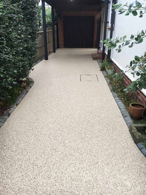 Pebble Driveway, Front Driveway Ideas, Front Garden Ideas Driveway, Front Driveway, Driveway Materials, Garden Ideas Driveway, Resin Bound Driveways, Front Path, Modern Driveway