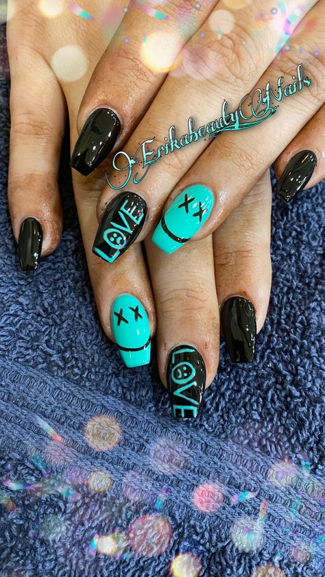 Nail Designs For Tomboys, Teal And Black Nails Designs, Tiffany Blue And Black Nails, Short Sassy Nails, Wwe Nails Designs, Teal Nails Fall, Turquoise Black Nails, Black Turquoise Nails, Nail Designs Trending Now Simple