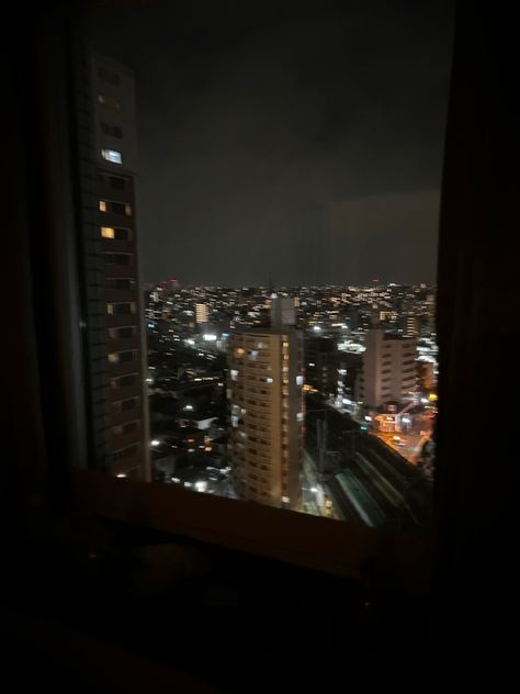 Night view of city Apartment City View, Night View Of City, Fake Snap Night, Top Of Building, City View Bedroom Night, Snap Night, Apartment City, Aesthetic Bedroom City View Night, City Night Window View Aesthetic