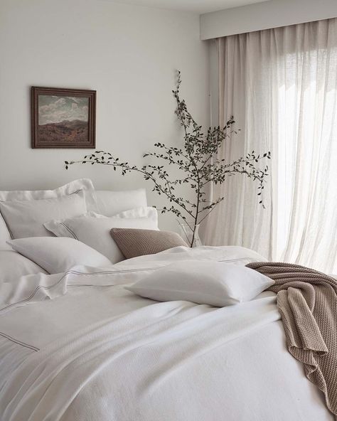 The White Company on Instagram: “Nothing beats a Sunday morning lie-in with our Largo Hemp Bed Linen Collection. Tap to shop #thewhitecompan” White Company Bed, White Company Aesthetic, The White Company Aesthetic, White Company Bedding, White Company Bedroom, Linen Collection, Summer Bedding, Neutral Bedroom, White Farmhouse