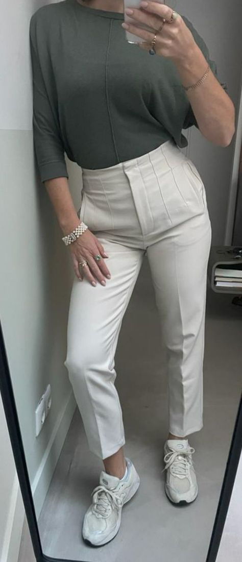 Zara Beige Trousers Outfit, Zara Beige Pants Outfit, Beige Work Outfit, Zara Beige Business Casual Pants, Zara Beige Straight Leg Pants, Trendy Beige Zara Pants, Beige New Balance, New Balance Beige, Balance Beige