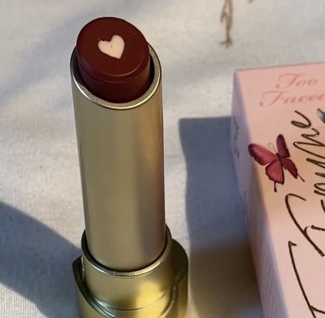 Cherry Lipstick Aesthetic, Lana Del Rey Lipstick, Lana Del Rey Lipstick Aesthetic, Red Lipstick Aesthetic Vintage, Deep Red Lipstick Aesthetic, Too Faced Heart Core Lipstick, Dollete Coquette, Heart Core Lipstick, Heart Core