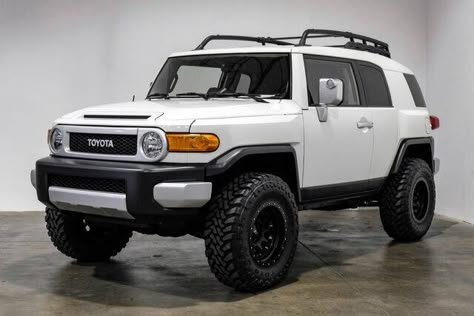 Lifted Fj Cruiser, Fj Cruiser Mods, 2014 Toyota Fj Cruiser, Highway Traffic, Car Goals, Ac Power, Toyota Fj Cruiser, Fj Cruiser, Toyota Land Cruiser