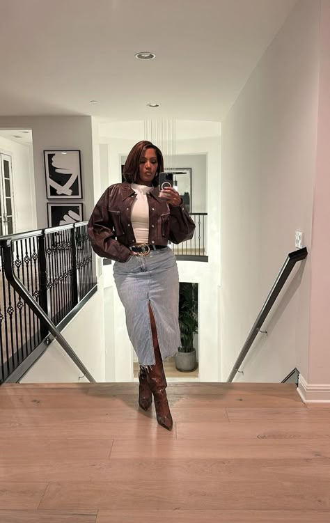 Brown Denim Outfit, Leather Jacket Casual Outfit, Casual Outfit Aesthetic, Summer Baddie Outfits, Summer Baddie, Dress Skirts, Golden Globes Red Carpet, Heels Sneakers, Winter Fashion Outfits Casual