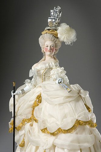 Marie Antoinette (at court)  The public only saw her as an arrogant Queen living lavishly—“Mme. Deficit”.  Ceremonial life at court demanded the royals make a grand display of themselves. “Court Dress” was required for state occasions. However, the Queen was known for her preference for simplicity in dress. The hostile public only saw her as a clothes horse, further adding to her unpopularity. French Royalty, Rococo Fashion, 18th Century Costume, Court Dresses, 18th Century Fashion, Historical Dresses, Clothes Horse, Marie Antoinette, Historical Clothing