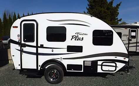 Rv Salon, Campers And Rv, Small Rv Campers, Teardrop Trailer Camping, Jeep Camper, Camping Vehicles, Mini Campers, Small Trailers, Lightweight Campers