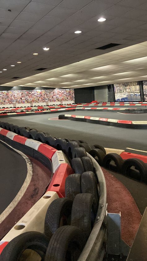 F1 Training, Karting Track, Racing Aesthetic, Go Kart Racing, F1 Wallpaper Hd, Dirty Air, Kart Racing, Racing Circuit, F1 Racing