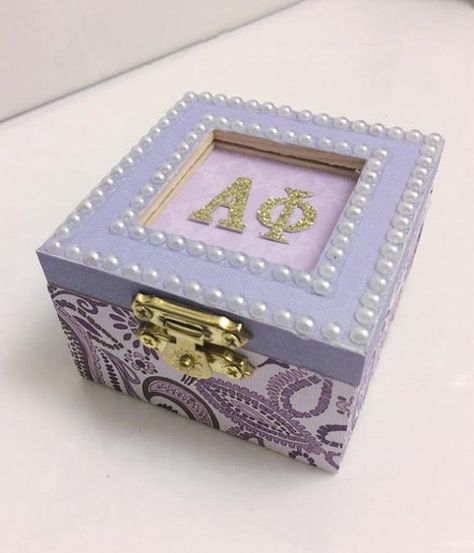 Sorority Pin Box, Theta Crafts, Badge Box, Big/little Baskets, Little Gifts Sorority, Sorority Pins, Big N, Alpha Phi Sorority, Big Little Basket