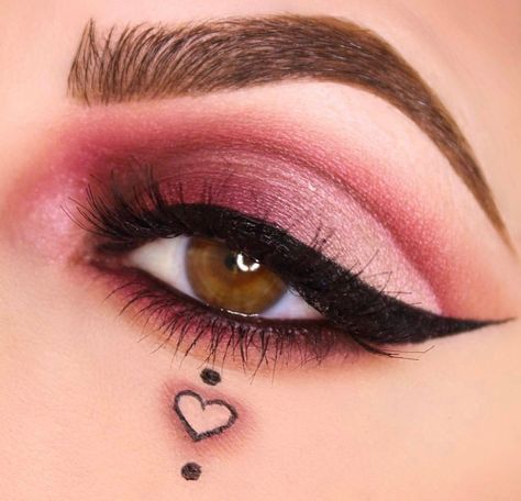 Val Makeup, Revenge Makeup, Halloween Party Makeup, Party Make-up, Christmas Makeup Look, Cute Eye Makeup, Valentines Day Makeup, Valentines Makeup, Eye Makeup Designs