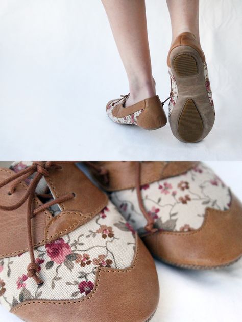 Image of Brown Tea Party - Handmade Leather & Fabric flat shoes Vintage Shoes Flats, Brown Tea, Vintage Floral Fabric, Wing Shoes, Dream Shoes, Ballet Flat Shoes, Ballet Flat, Mode Inspiration, Handmade Shoes