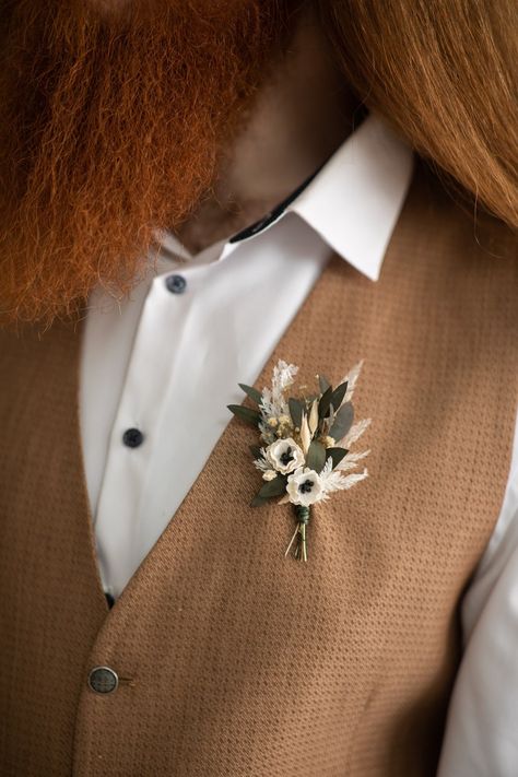 Buy Anemone Flower Boutonniere Groom's Flower Corsage Greenery Online in India - Etsy Anemone Boutonniere, Fall Groom, Natural Wedding Flowers, Blush Pink Wedding Flowers, Green Boutonniere, Buttonhole Flowers, Flower Boutonniere, Romantic Wedding Flowers, Button Holes Wedding