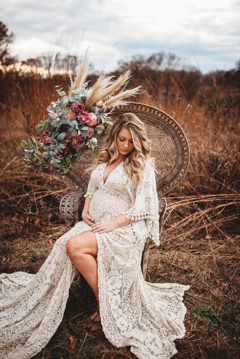 Boho Maternity Dresses For Photoshoot, Maternity Photography Peacock Chair, Peacock Chair Maternity Shoot, Pregnancy Thanksgiving Outfit, Maternity Photography Dress Gowns, Western Pregnancy Outfits, Bohemian Maternity Photos, Boho Maternity Photoshoot, Boho Maternity Photos