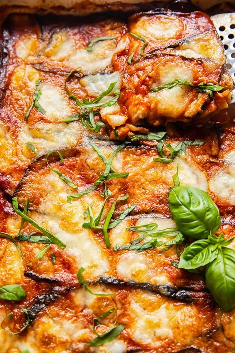 Healthy Eggplant Parmesan Recipe - Vikalinka Eggplant Parmesan Without Breadcrumbs, Eggplant Parmesan No Breadcrumbs, Healthy Eggplant Parm, Mediterranean Eggplant Recipes Healthy, Eggplant Parmesan Recipes, Healthy Eggplant Parmesan, Italian Eggplant Recipes, Eggplant Recipes Healthy, Italian Dinners