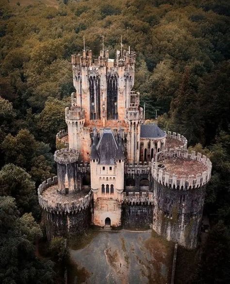 Khanh san Medieval Fort, Castle Exterior, Castle Mansion, French Castles, European Castles, Old Mansions, Northern Spain, Castle Ruins, Visit France