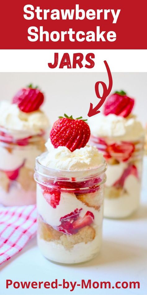 Mason Jar Strawberry Shortcake, Strawberry Shortcake Shooters Recipe, Quick And Easy Party Desserts, Rehearsal Dessert Ideas, Strawberry Cake In A Cup, Slim Chickens Jar Dessert, Ice Cream In A Mason Jar, Slim Chickens Jar Dessert Recipe, Small Mason Jar Desserts