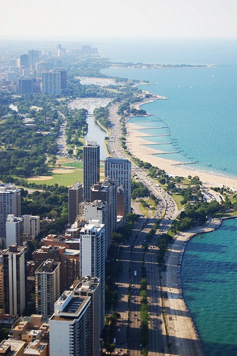 Lake Shore Drive looking North, Chicago Beautyfull Places, Lake Shore Drive Chicago, Chicago Wallpaper, Michigan Avenue Chicago, Chicago Living, Usa Chicago, Chicago Lake, Urban Sprawl, Chicago Aesthetic