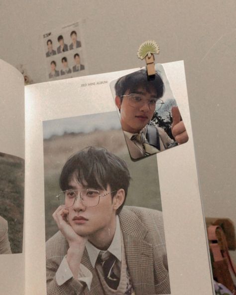 Soo lindo 🐧🎀💐 #myidolwithglassescollab #exo #exol #dohkyungsoo #kyungsoo #exocollection #exophotocard #exocollector #kpopphotocard #photocard #photocardcollection #theallexocollectorsclub #exoaesthetic #kpop The Collector, Photo Cards, Exo