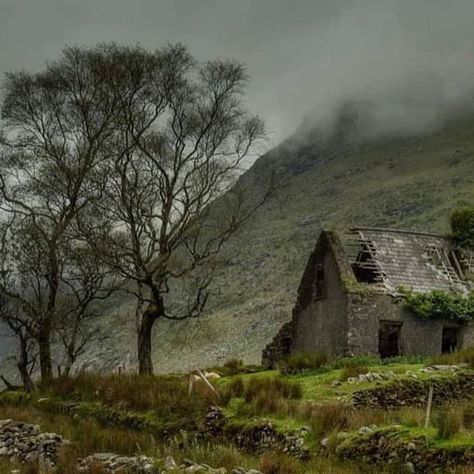 Irish Gothic Aesthetic, Irish Cliffs Aesthetic, Ireland Cottage Aesthetic, Dark Irish Aesthetic, Rural Ireland Aesthetic, Irish Gothic, Irish Mountains, Scottish Gothic, Ireland Kerry