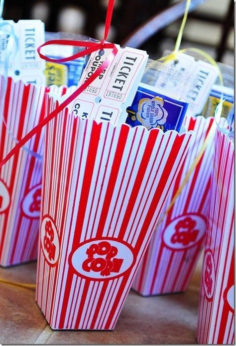 Finger Snacks, Popcorn Cupcakes, Movie Birthday Party, Movie Reels, Movie Themed Party, Red Carpet Party, Movie Snacks, Movie Night Party, Hollywood Theme