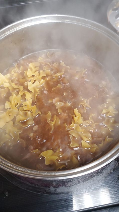 Beef and Noodles Chicken Rice And Gravy, Beef Roast Recipe, Fresh Egg Noodles, Leftover Pot Roast, Tender Roast Beef, Rice And Gravy, Comfort Meals, Sandwich Sauces, Beef Pot Roast