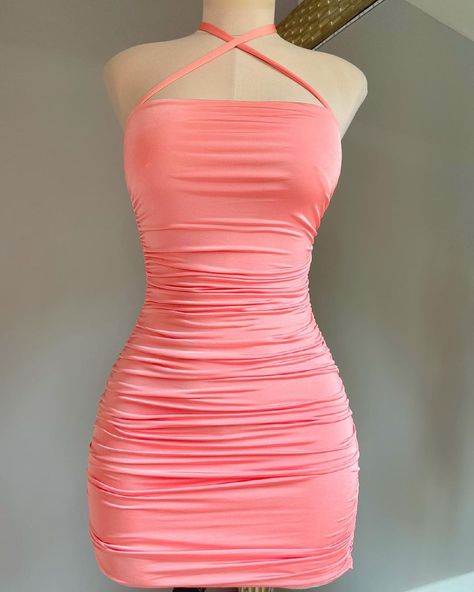 Laura Dresses, Mother Clothing, Mode Rose, Derby Outfits, Rosa Neon, Cute Nike Outfits, Pretty Prom Dresses, Classy Casual Outfits, Easy Trendy Outfits