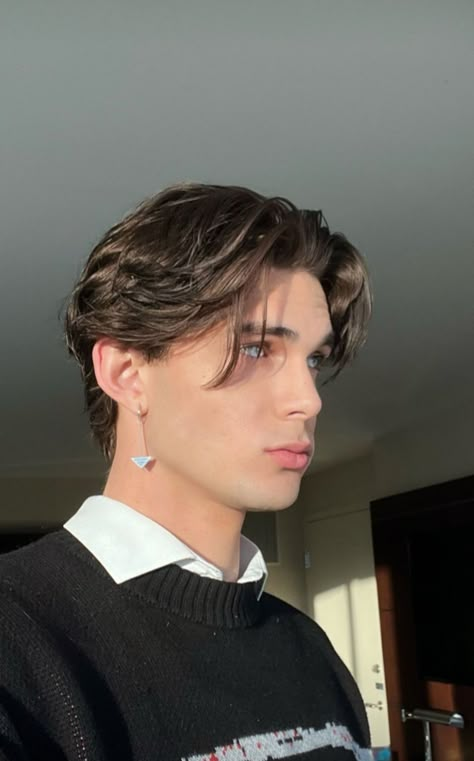 Middle Part Hairstyles Men, Middle Part Haircut, Hair Types Men, Mens Haircuts Straight Hair, Nils Kuesel, Jack Ross, Alicia Clark, Middle Hair, Boy Haircuts Long