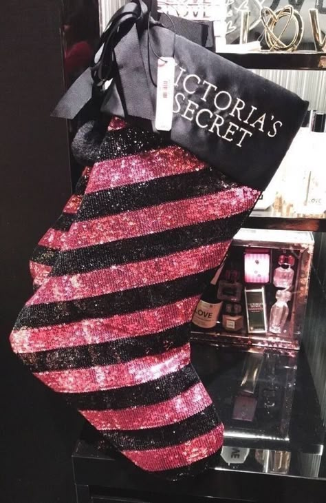 Vs Christmas, Victoria Secret Christmas, Victoria's Secret Aesthetic, Secret Aesthetic, Victoria Secret Outfits, Pink Xmas, Santa Outfit, Vs Angels, Pink Girly Things