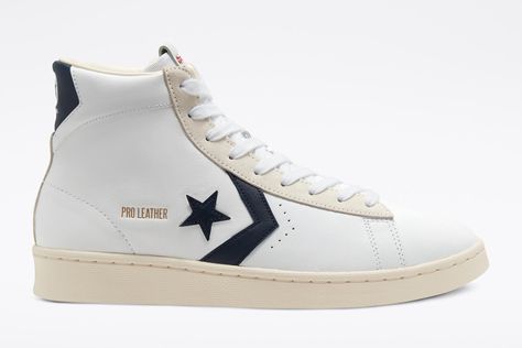 The Converse Pro Leather was first released in 1976, and during the 1980s, it was no stranger to competitive glory. The shoe was victorious on collegiate and professional stages, and Converse itself was an official sponsor of the United States’ national team during the period.  The latest colorway of the Pro Leather celebrates this rich history with a classic white and navy… The post Converse Pro Leather in White/Navy appeared first on EUKICKS. Converse Pro Leather, All Star Converse, Leather Converse, Converse Trainers, Star Converse, Trendy Shoes Sneakers, Boys Summer, Best Running Shoes, Converse Sneakers