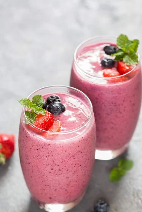 Banana Apple Smoothie, Kefir Recipes, Smoothie Easy, Resep Smoothie, Mixed Berry Smoothie, Berry Smoothie Recipe, Smoothie King, Delicious Smoothies, Summer Breakfast