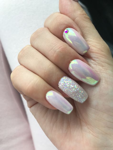 White Chrome Nails With Design, White Unicorn Nails, Bachelorette Nails, Bride Things, Nail Polish Colors Winter, White Chrome Nails, Snow Nails, Nails Chrome, Purple Acrylic Nails