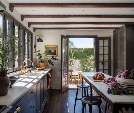 Step inside this inviting French eclectic house in Los Angeles Jessica Helgerson Interior Design, French Eclectic, Jessica Helgerson, Kitchen And Bath Remodeling, Eclectic House, Interior Remodel, Serene Bedroom, Dreamy Bedrooms, Los Angeles Homes