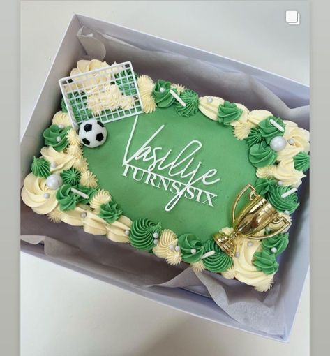 Soccer Sheet Cake Ideas, Soccer Sheet Cake, Square Birthday Cake For Men, Football Sheet Cake, Football Cake Design, Sports Birthday Cakes, Square Birthday Cake, Square Cake Design, Pastel Rectangular