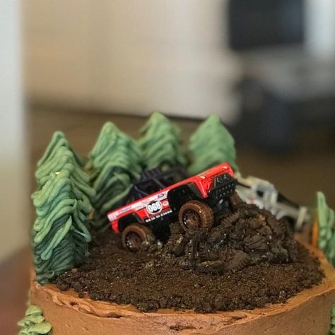 Matt Dross on Instagram: "I think we are developing a husband wife cake baking rivalry. Melissa really stepped it up with this one 👀 #4x4 #offroadcake #jeep #landrover #jeepcake #4x4cake #broncocake #cakesofinstagram" Off Road Cake, Wife Cake, Jeep Cake, Fireman Birthday, Birthday Cakes For Men, Cakes For Men, Cake Baking, Husband Wife, No Bake Cake