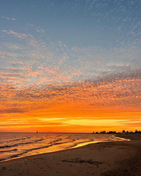 last sunday of summer Chicago Sunrise, Michigan Sunset, Michigan Summer, Sunset Lake, Summer Sunset, Lake Michigan, Recipes Easy, Sunrise Sunset, Michigan