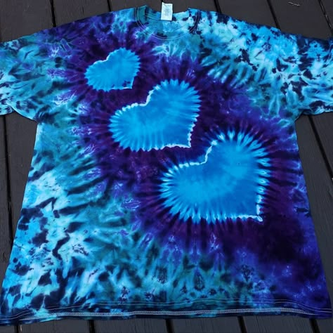 Tie Dye Images, Heart Tye Dye Pattern, Cool Tye Dye Patterns, Tie Dye Patterns Techniques, Heart Tye Dye, Cool Tie Dye Shirts, Tie Dye Techniques Pattern, Cool Tie Dye Designs, Star Tie Dye