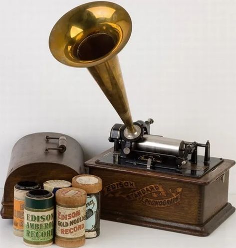 The Edison Standard Phonograph, one of the most popular models, introduced in 1898 and improved throughout two decades. A phonograph is a cylinder-using device, and gramophones are disk-using machines. Scientific American Magazine, Simple Machine, Poly Art, A Ha, Music Technology, Simple Machines, Record Players, Could Play, Folk Song