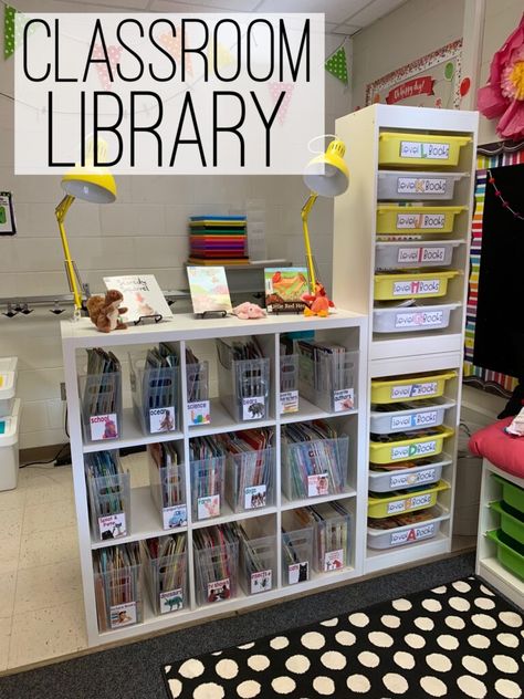 Classroom Library Organization 1st, 1st Grade Classroom Library, Classroom Library Set Up, Tiny Classroom, Classroom Library Ideas, Preschool Classroom Setup, Classroom Library Organization, Listening Center, Clear Containers