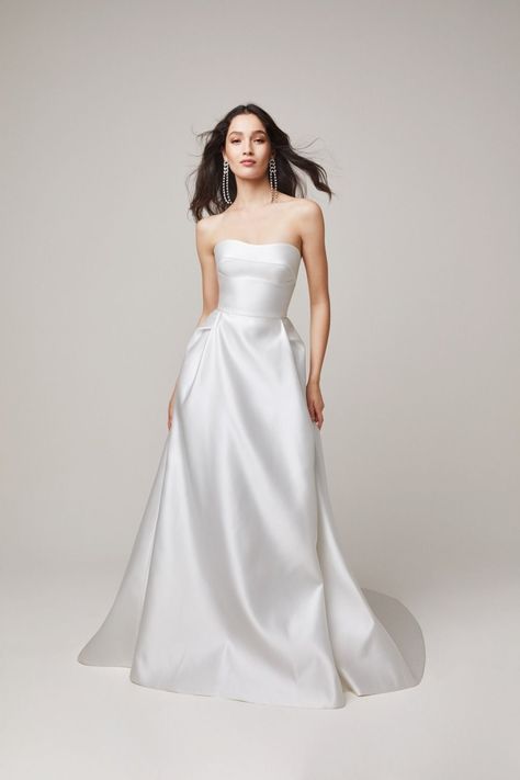 The Jesus Peiro 2022 Wedding Dress Collection Will Leave You Breathless! Jesus Peiro Wedding Dress, Dramatic Wedding Dress, Bridal Showroom, Rembo Styling, Jesus Peiro, Wedding Dress Collection, Bow Wedding Dress, Bridal Separates, 2022 Wedding