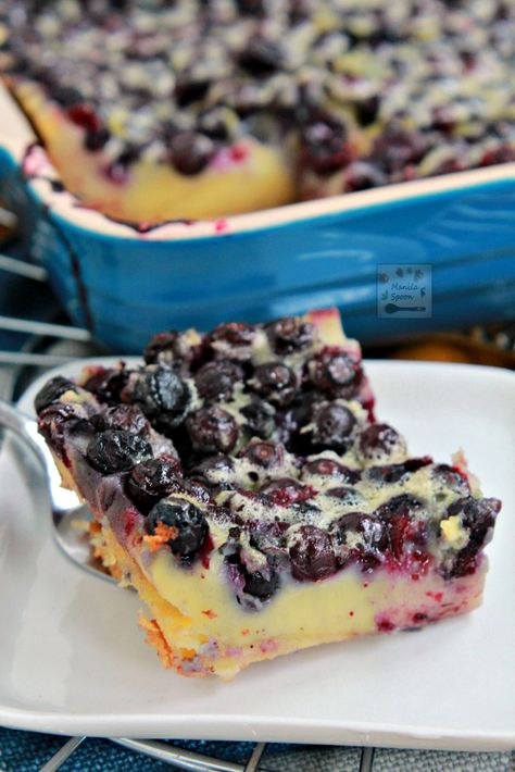 Blueberry Clafoutis, Clafoutis Recipes, Blueberry French Toast Casserole, Baked Chicken With Mayo, Blueberry French Toast, Berry Dessert, Overnight Blueberry French Toast, Blueberry Desserts, Brunch Dishes