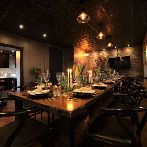 This event space is perfect for small group meetings and dinners from two to 16 people. Book this space for your event! #nyceventspace #privateeventspace #eventspacerental #nyceventplanners #EventPlanning #EventPlanningny #babyshower #nyclocationscout #nycvenues #locationscout #locationscouting Event Space Rental, Private Event Space, Soho Loft, Intimate Space, Meeting Space, Space Space, Events Design, Manhattan Nyc, Exposed Brick Walls