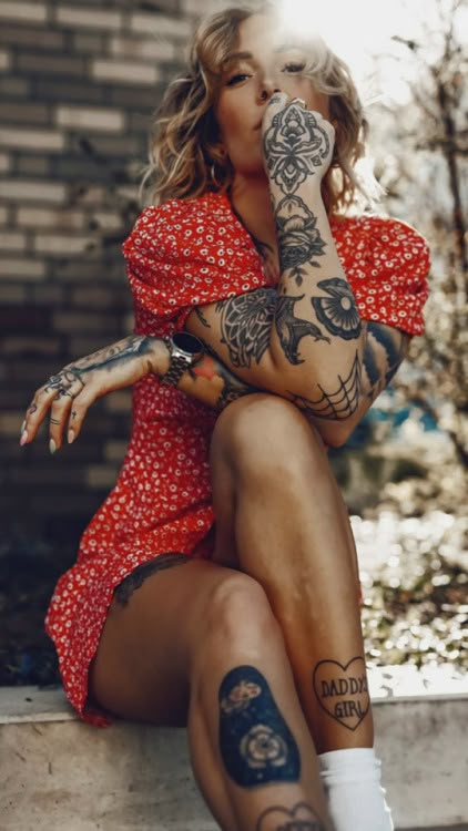 A woman who rocks a sundress with tattoos. Fur Sweatshirt, Tattoed Women, Time Tattoos, Female Tattoo, Winter Outerwear, Tattoo Model, Popular Tattoos, Tattoo Models, Inked Girls