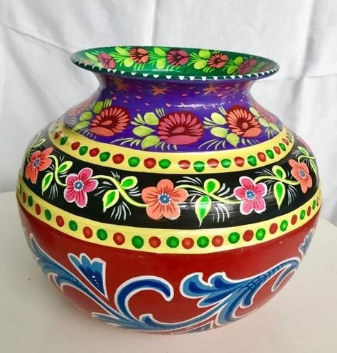 Kalash Painting Design, Matki Painting Ideas, Matki Painting, Antler Art Drawing, Matki Decoration, Pots Painting, Truck Art Pakistan, Kalash Decoration, Thali Decoration Ideas