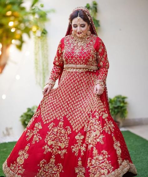 Hareem Shah, Photo Pose For Man, Dress Designer, Pakistani Actress, Wedding Pics, Poses For Men, Tie The Knots, Wedding Photoshoot, Designer Wedding Dresses