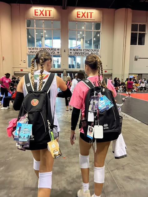 Cute Volleyball Hairstyles, Cute Sporty Hairstyles, Volleyball Hair, Volleyball Bag, Volleyball Gear, Volleyball Photos, Volleyball Poses, Basketball Hairstyles, Volleyball Skills