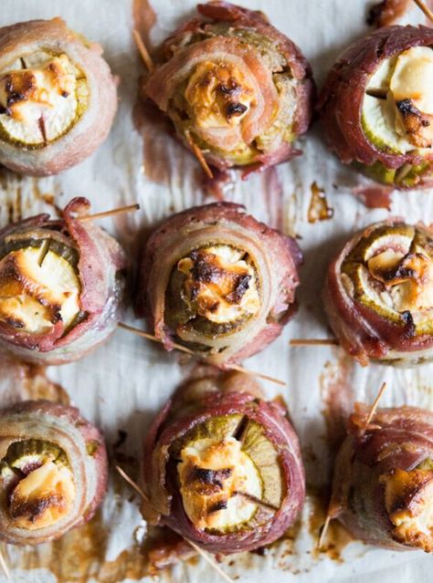 This goat cheese stuffed fig recipe is my go-to appetizer! With a wrap of salty bacon, delicate fig sweetness, and creamy cheese, it's perfect! Gluten Free Thanksgiving Sides, Figs With Goat Cheese, Bacon Wrapped Figs, Stuffed Figs, Gluten Free Desserts Thanksgiving, Gluten Free Thanksgiving Recipes, Gluten Free Turkey, Fed And Fit, Gluten Free Stuffing