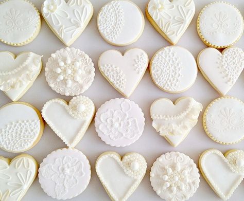 White decorated cookies.  Would be pretty for wedding favors! Fancy Ice, Cookies Cupcake, Lace Cookies, Iced Biscuits, White Cookie, Torte Cupcake, Shaped Cookies, Heart Shaped Cookies, Pretty Cookies